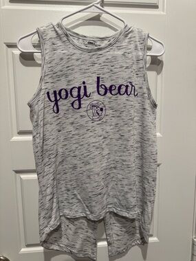 Yogi Bear Junior’s small Gray Marble Fly Away Tank Top with Purple Logo EUC